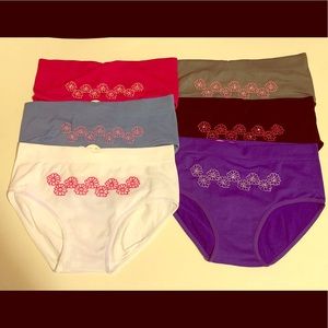 NWT One Size like Small/Medium